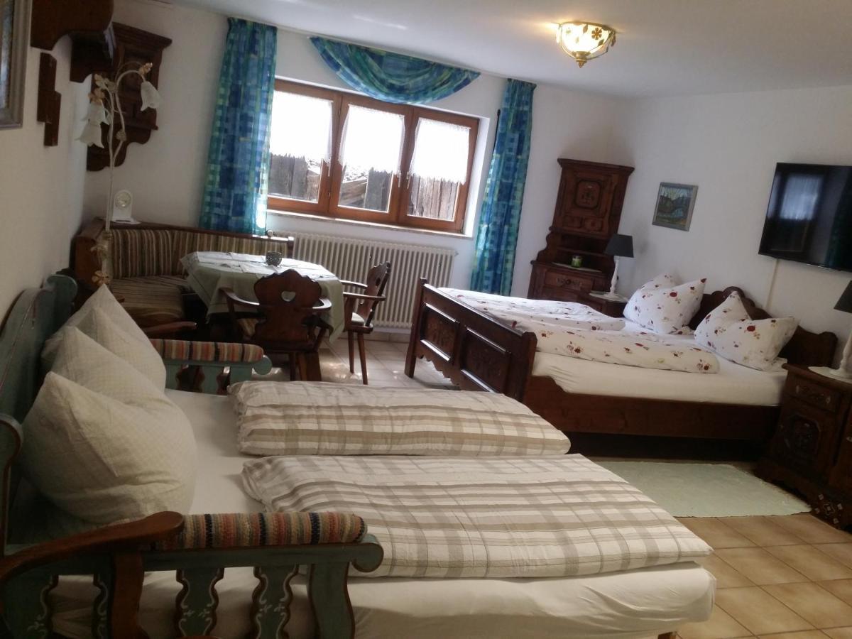 Schwarzwald - Villa Appartments Titisee エクステリア 写真