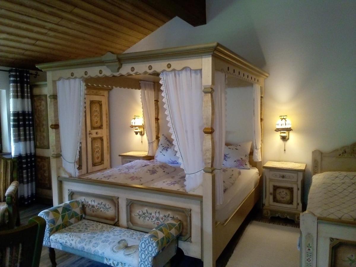 Schwarzwald - Villa Appartments Titisee エクステリア 写真