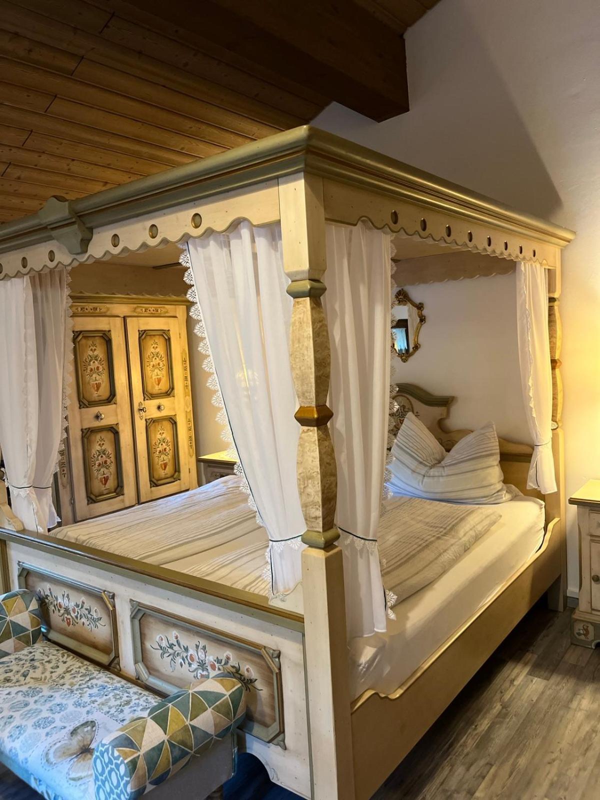 Schwarzwald - Villa Appartments Titisee エクステリア 写真